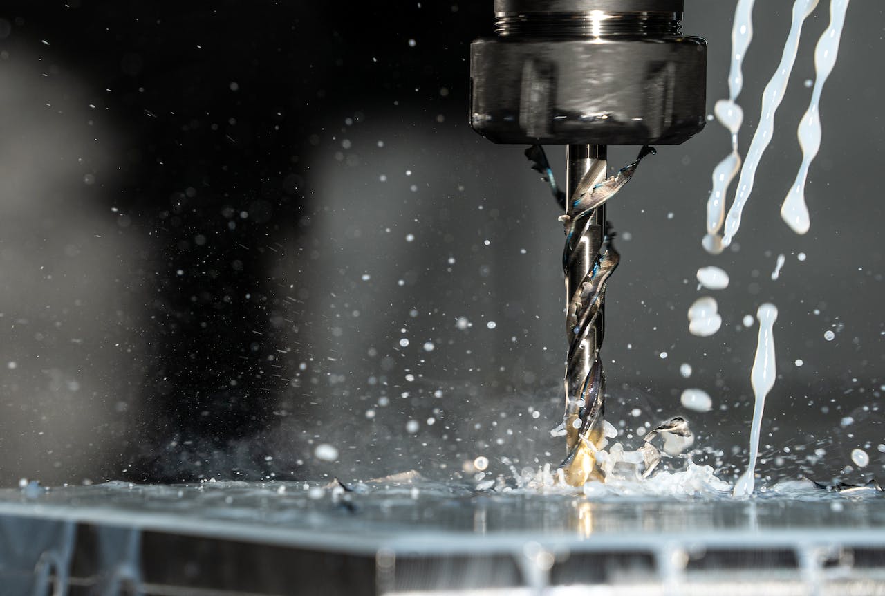 Ile kosztuje kurs CNC? Czy warto go zrobić?